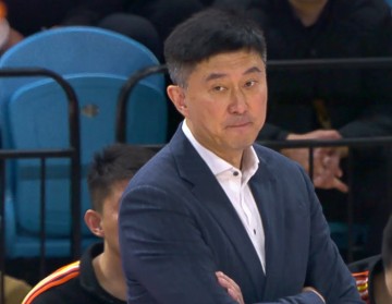 KAIYUN SPORTS-赢青岛5分！杜锋十分开心，点名表扬广东队3人