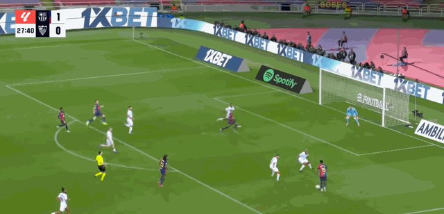 1729460622504078463.gif 2-0佩德里.gif